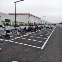 蘇州滸墅關鎮畫黃顏色非機動車位、白色電動車位線、工廠停車區標線